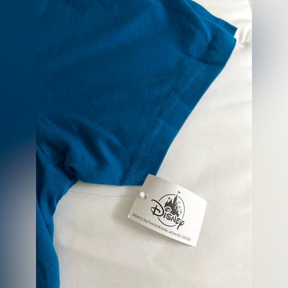 Disney Disneyland Magic Key Pixar Fest 2024 T-Shirt Toy Story Cars Medium NWT - Picture 4 of 5